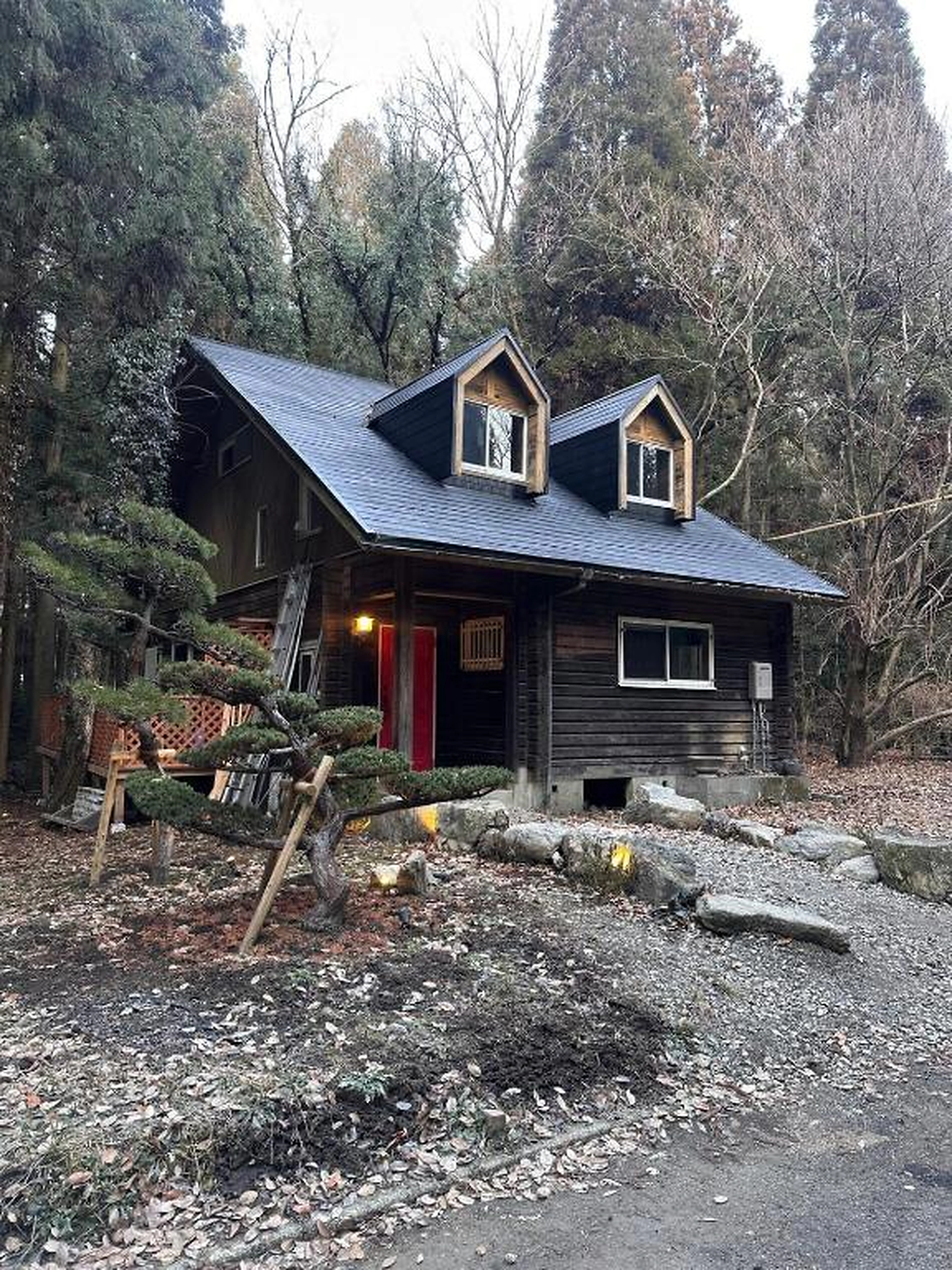 Traditional wooden Rental villa Gontaya surrounded by forest in Takamori